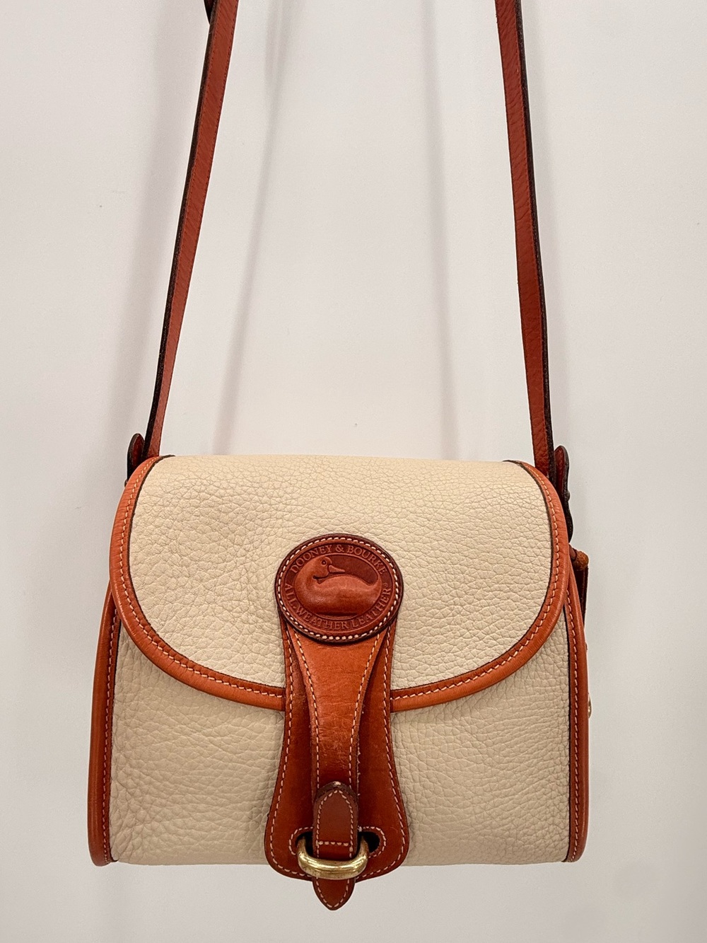 DOONEY & BOURKE Vintage All Weather Leather Crossbody Bag Cream Tan